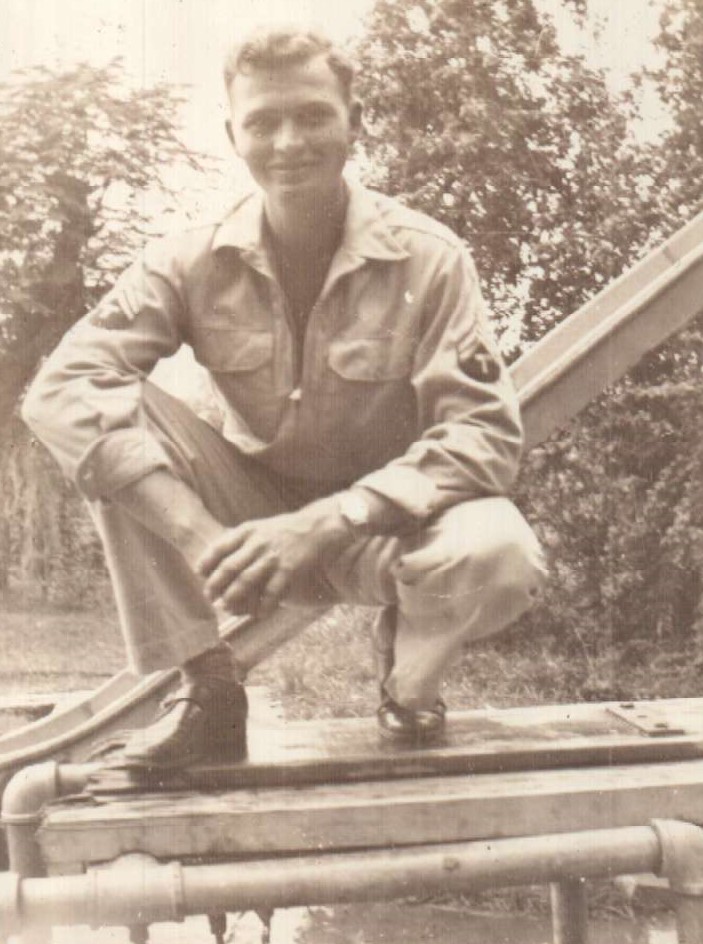 Conrad Gaylord kneel uni